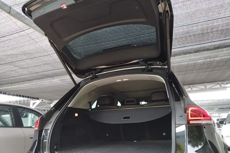Used Mercedes-Benz GLE 2021 GLE 350 4MATIC Dynamic Edition Trunk