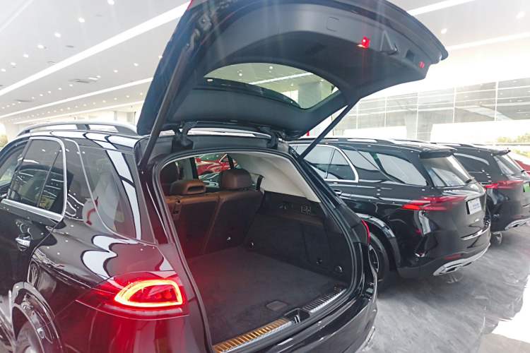 Used Mercedes-Benz GLE 2021 GLE 350 4MATIC Stylish Model Trunk