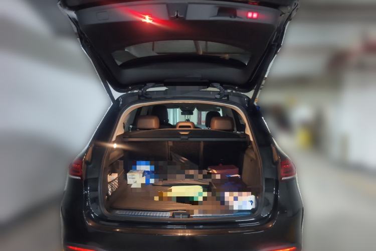 Used Mercedes-Benz GLE 2021 GLE 450 4MATIC Luxury Model Trunk