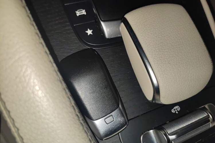 Used Mercedes-Benz GLE 2021 GLE 450 4MATIC Luxury Model Vehicle Key