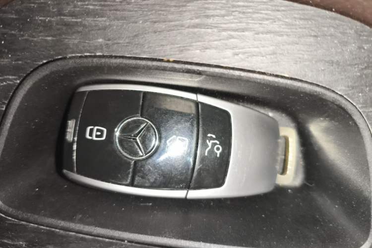 Used Mercedes-Benz GLE  Vehicle Key
