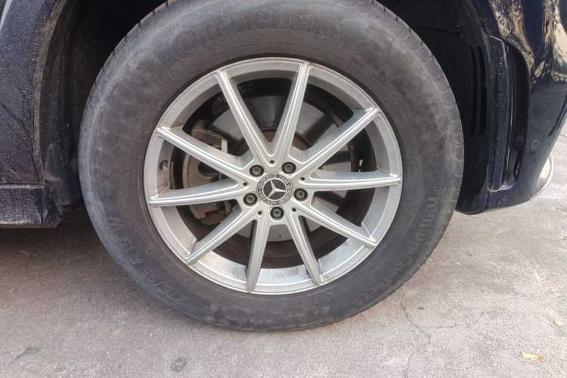 Used Mercedes-Benz GLE 2021 GLE 350 4MATIC Stylish Model Right Front Wheel Hub