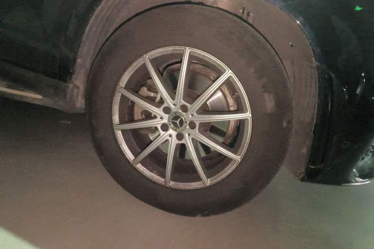 Used Mercedes-Benz GLE 2021 GLE 350 4MATIC Stylish Model Right Front Wheel Hub
