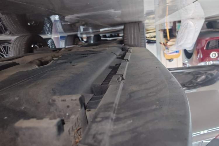 Used Mercedes-Benz GLE 2021 GLE 450 4MATIC Luxury Model Right Side Sill