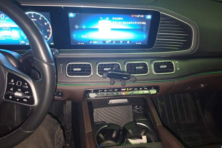 Used Mercedes-Benz GLE 2021 GLE 450 4MATIC Luxury Model Audio And AC Panel