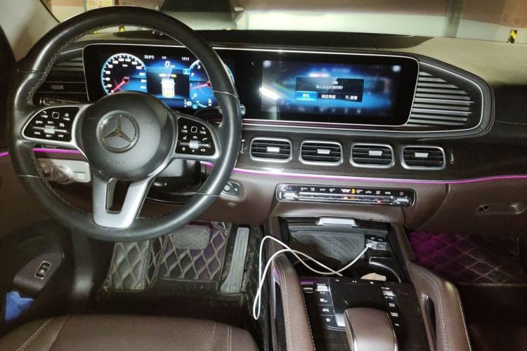 Used Mercedes-Benz GLE 2021 GLE 350 4MATIC Stylish Model Center Console