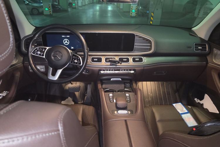 Used Mercedes-Benz GLE 2021 GLE 450 4MATIC Luxury Model Center Console