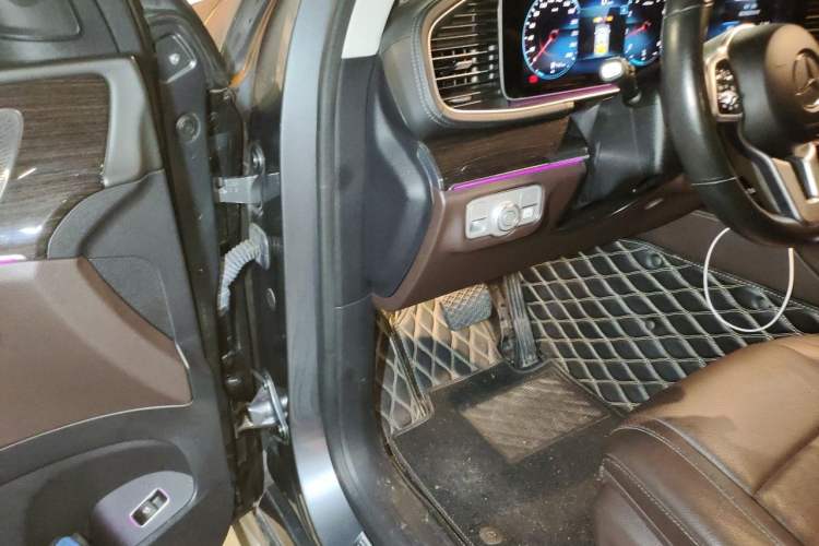 Used Mercedes-Benz GLE 2021 GLE 350 4MATIC Stylish Model Driver Seat