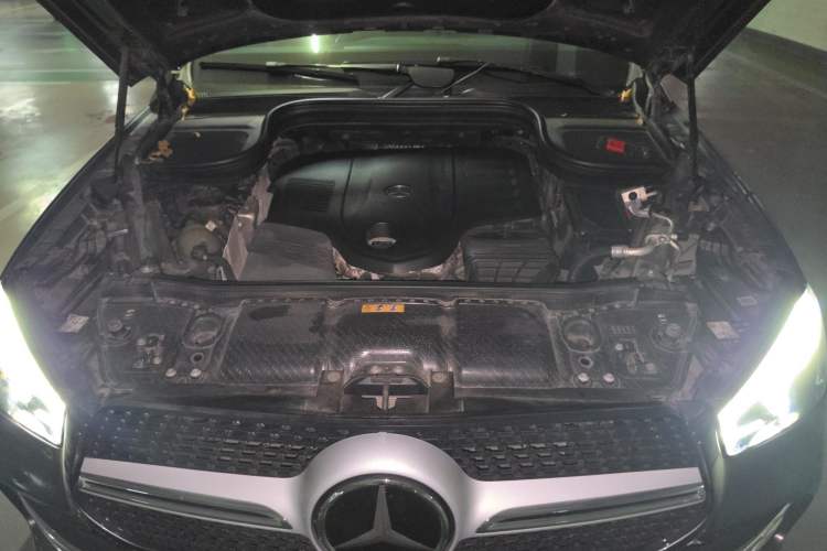 Used Mercedes-Benz GLE 2021 GLE 450 4MATIC Luxury Model Engine Bay