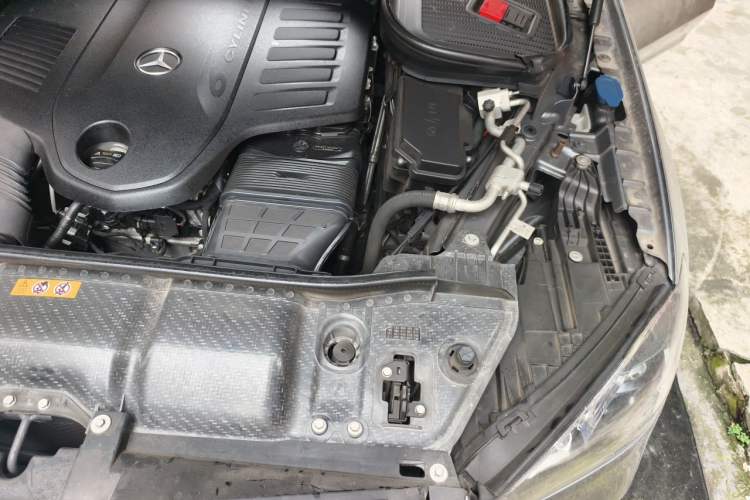 Used Mercedes-Benz GLE 2021 GLE 450 4MATIC Stylish Model Engine Bay Left