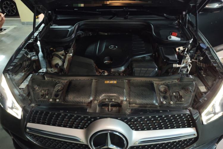 Used Mercedes-Benz GLE 2021 GLE 450 4MATIC Stylish Model Engine Bay