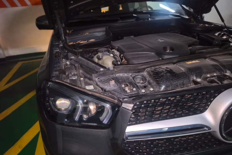 Used Mercedes-Benz GLE 2021 GLE 450 4MATIC Luxury Model Engine Bay Right
