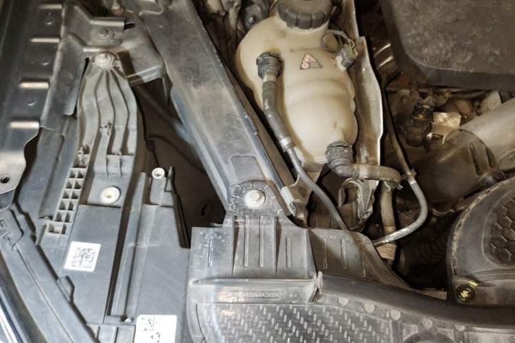 Used Mercedes-Benz GLE 2021 GLE 350 4MATIC Stylish Model Engine Bay Right