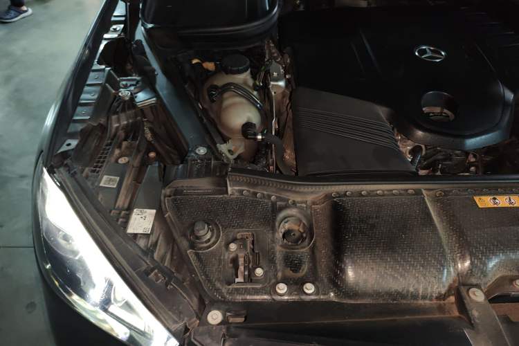 Used Mercedes-Benz GLE 2021 GLE 450 4MATIC Stylish Model Engine Bay Right