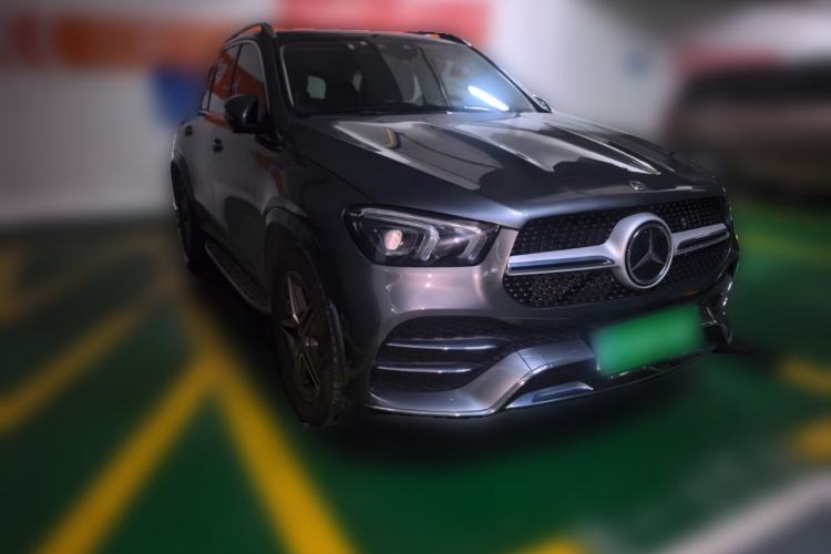 Used Mercedes-Benz GLE 2021 GLE 450 4MATIC Luxury Model Front Right 45 Deg