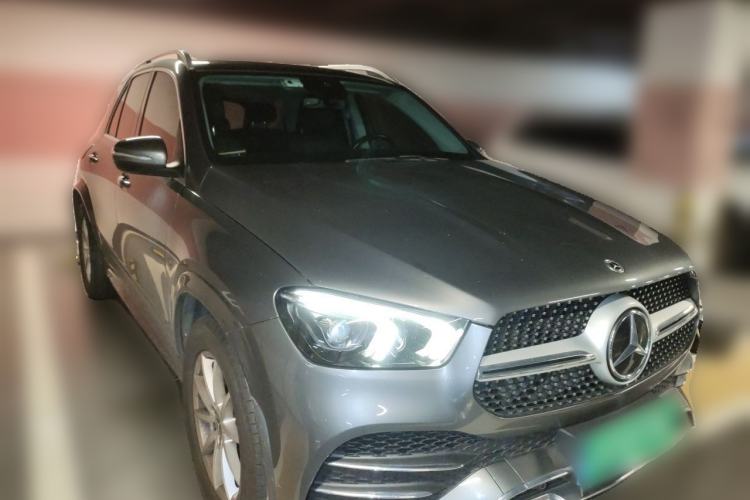 Used Mercedes-Benz GLE 2021 GLE 350 4MATIC Stylish Model Front Right 45 Deg