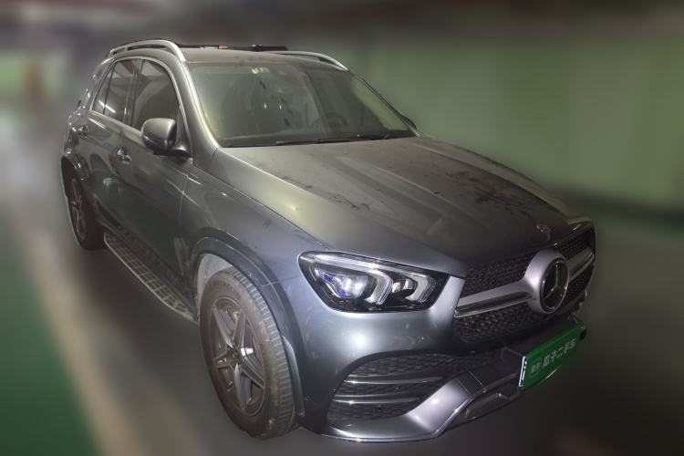 Used Mercedes-Benz GLE 2021 GLE 450 4MATIC Luxury Model Front Right 45 Deg