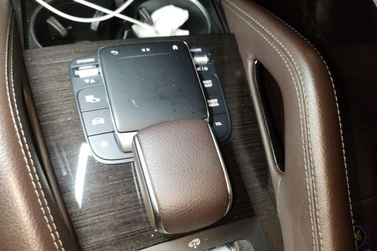 Used Mercedes-Benz GLE 2021 GLE 350 4MATIC Stylish Model Gear Lever