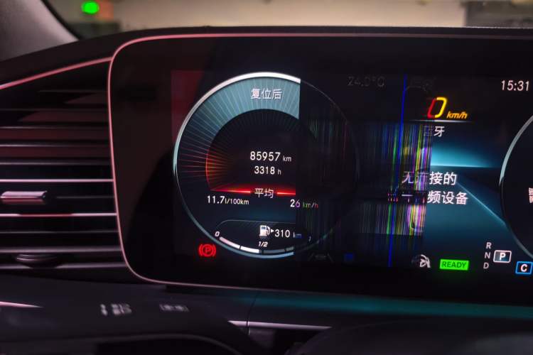 Used Mercedes-Benz GLE 2021 GLE 450 4MATIC Luxury Model Odometer Close Up