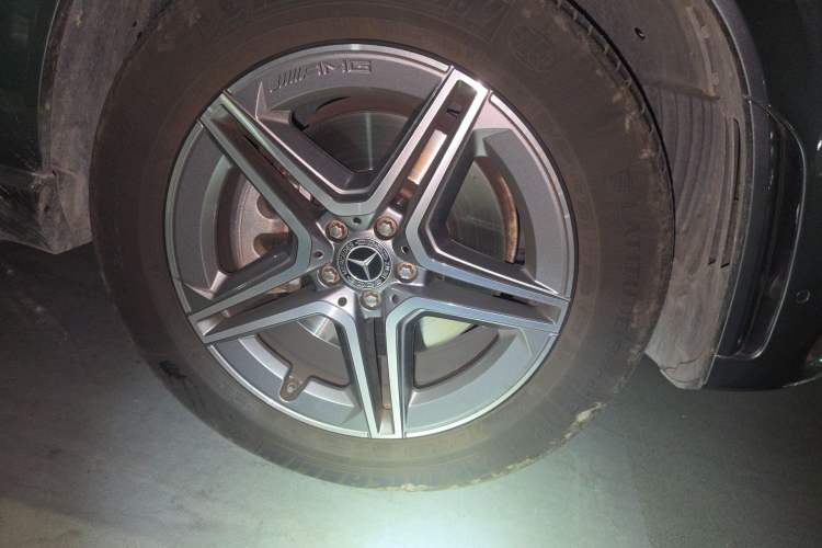 Used Mercedes-Benz GLE 2021 GLE 450 4MATIC Luxury Model Right Front Wheel Hub