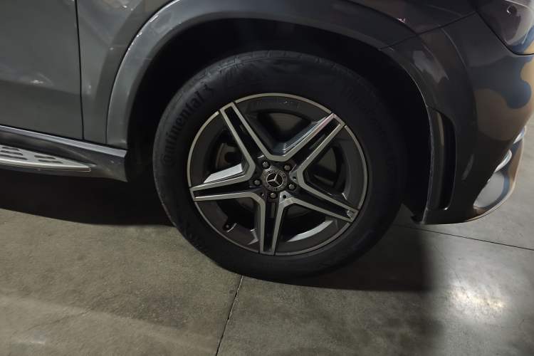 Used Mercedes-Benz GLE 2021 GLE 450 4MATIC Stylish Model Right Front Wheel Hub