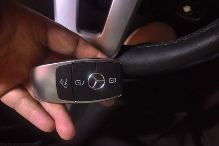 Used Mercedes-Benz GLE 2021 GLE 450 4MATIC Luxury Model Vehicle Key