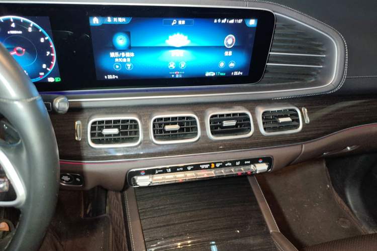 Used Mercedes-Benz GLE 2021 GLE 350 4MATIC Stylish Model Audio And AC Panel