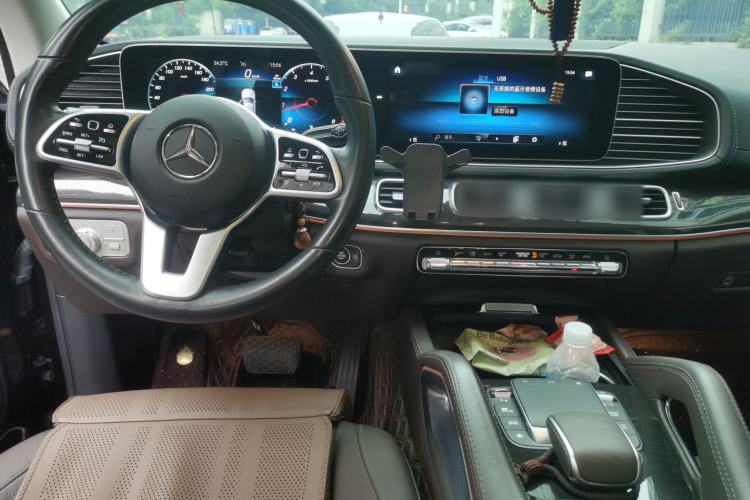 Used Mercedes-Benz GLE 2021 GLE 350 4MATIC Stylish Model Center Console