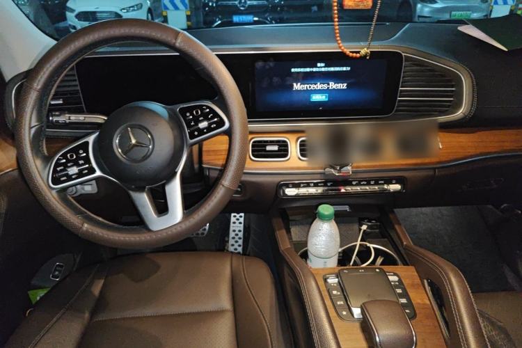 Used Mercedes-Benz GLE 2021 GLE 350 4MATIC Luxury Model Center Console
