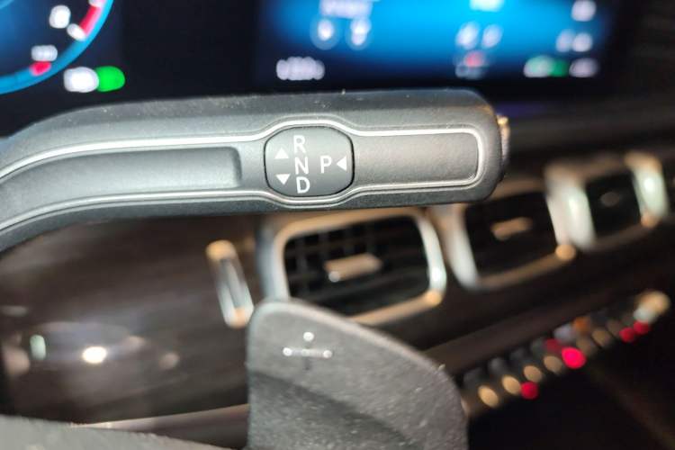 Used Mercedes-Benz GLE 2021 GLE 350 4MATIC Stylish Model Gear Lever