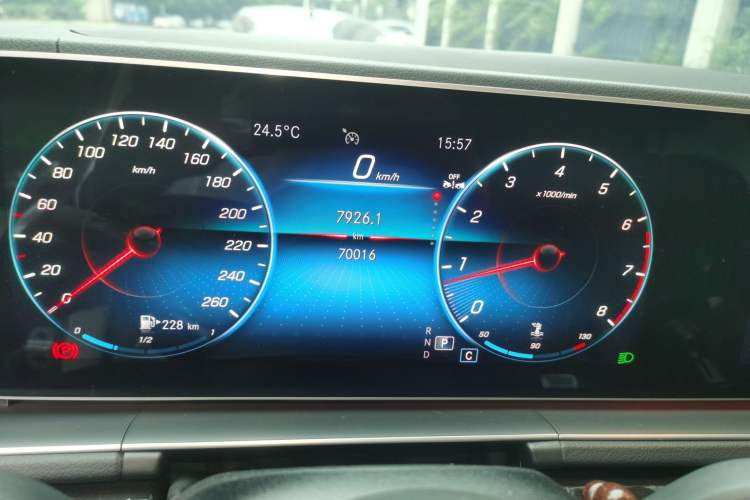 Used Mercedes-Benz GLE 2021 GLE 350 4MATIC Stylish Model Instrument Cluster