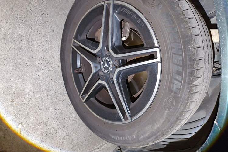 Used Mercedes-Benz GLE 2021 GLE 350 4MATIC Dynamic Edition Right Front Wheel Hub