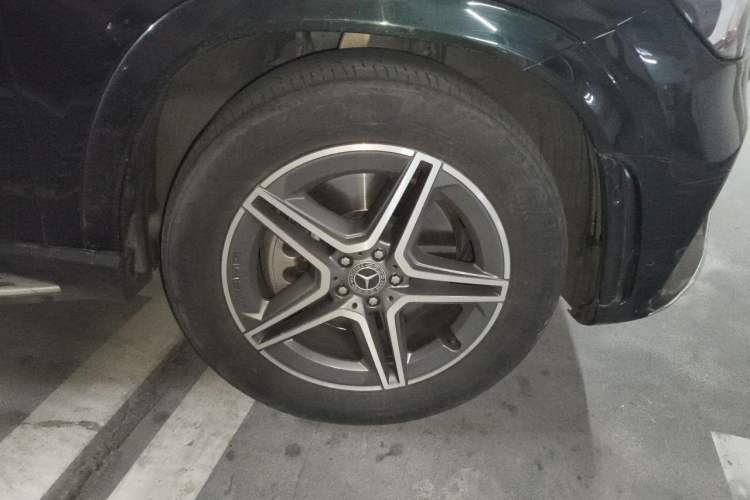 Used Mercedes-Benz GLE 2021 GLE 450 4MATIC Stylish Model Right Front Wheel Hub
