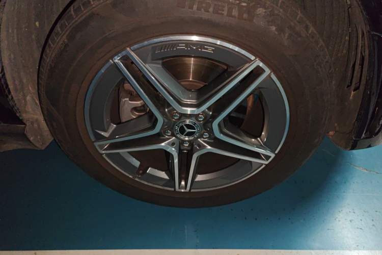 Used Mercedes-Benz GLE 2021 GLE 350 4MATIC Luxury Model Right Front Wheel Hub