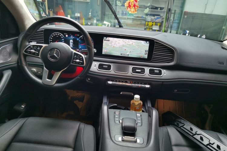 Used Mercedes-Benz GLE 2021 GLE 450 4MATIC Luxury Model Center Console
