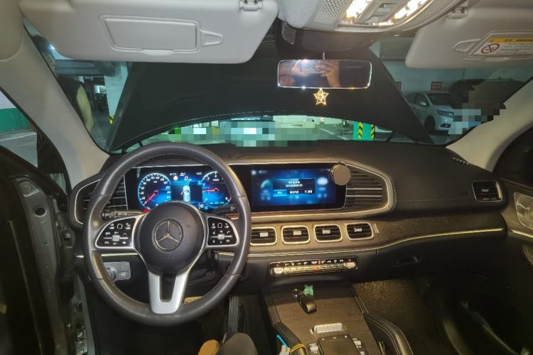 Used Mercedes-Benz GLE 2021 GLE 450 4MATIC Luxury Model Center Console