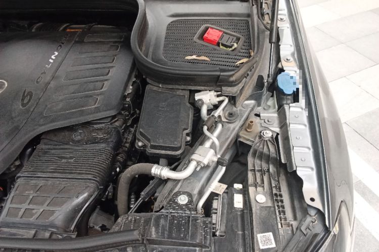 Used Mercedes-Benz GLE 2021 GLE 450 4MATIC Luxury Model Engine Bay Left