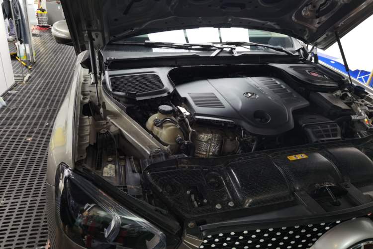 Used Mercedes-Benz GLE 2021 GLE 450 4MATIC Luxury Model Engine Bay Right