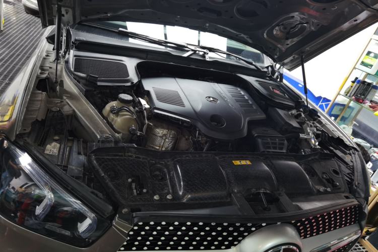 Used Mercedes-Benz GLE 2021 GLE 450 4MATIC Luxury Model Engine Bay