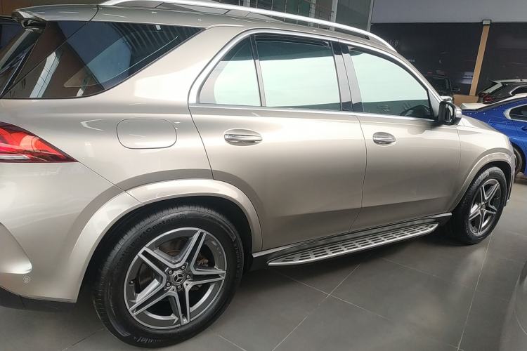 Used Mercedes-Benz GLE 2021 GLE 450 4MATIC Luxury Model Exterior 5