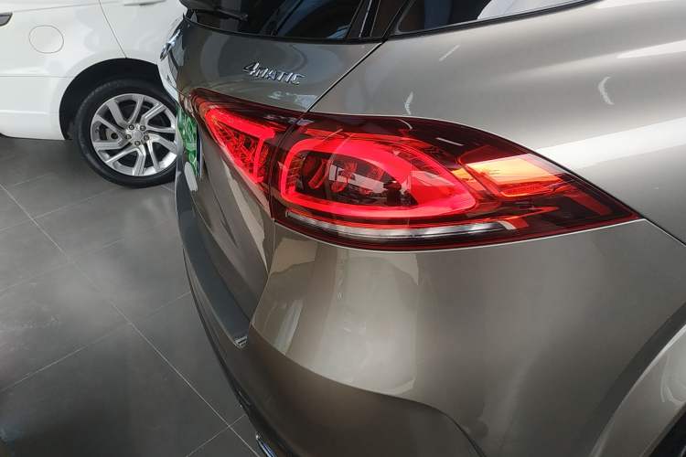 Used Mercedes-Benz GLE 2021 GLE 450 4MATIC Luxury Model Exterior 6