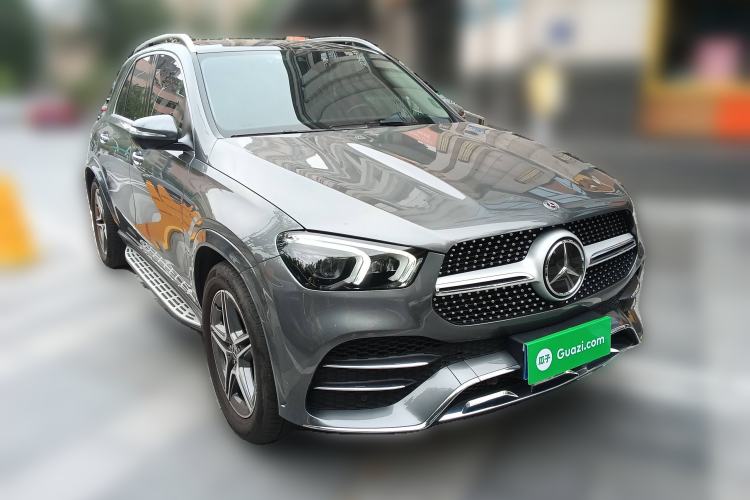 Used Mercedes-Benz GLE 2021 GLE 450 4MATIC Luxury Model Front Right 45 Deg