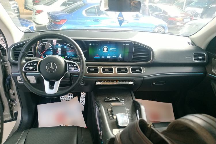 Used Mercedes-Benz GLE 2021 GLE 450 4MATIC Luxury Model Interior 2