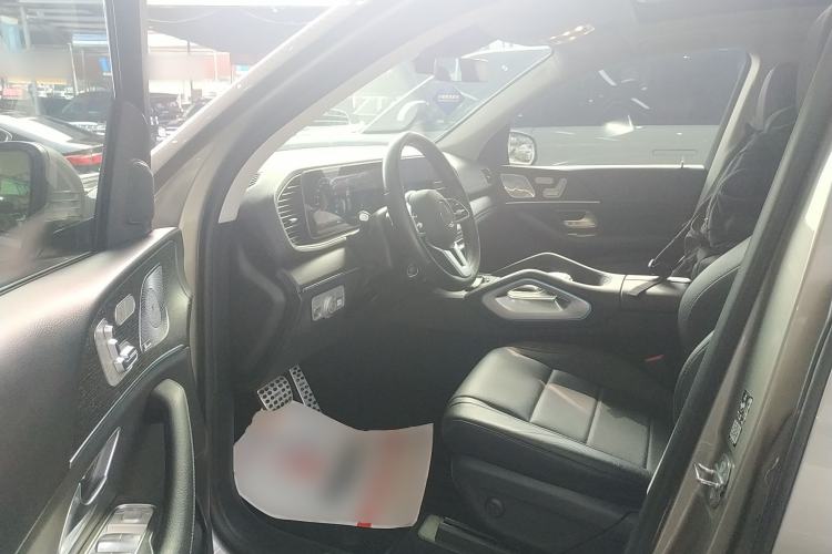 Used Mercedes-Benz GLE 2021 GLE 450 4MATIC Luxury Model Interior 3
