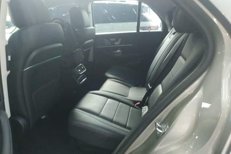 Used Mercedes-Benz GLE 2021 GLE 450 4MATIC Luxury Model Interior 4