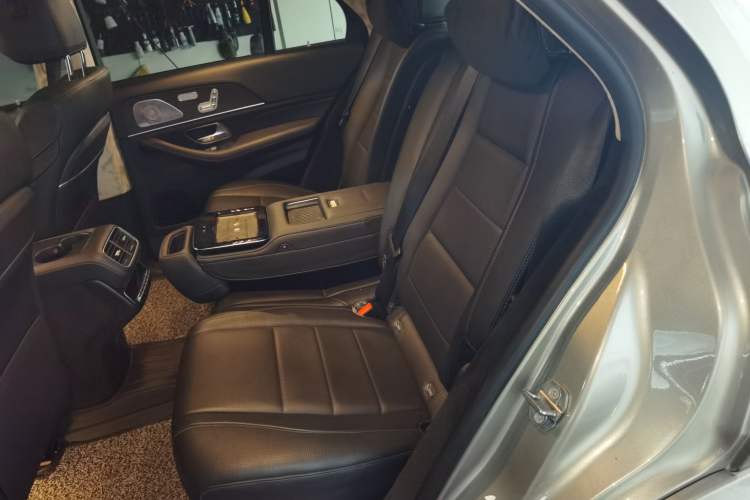 Used Mercedes-Benz GLE 2021 GLE 450 4MATIC Luxury Model Left Rear Seat