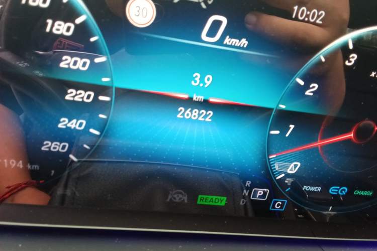 Used Mercedes-Benz GLE 2021 GLE 450 4MATIC Luxury Model Odometer Close Up