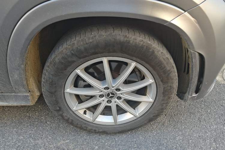 Used Mercedes-Benz GLE 2021 GLE 350 4MATIC Stylish Model Right Front Wheel Hub