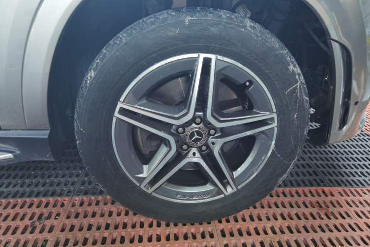 Used Mercedes-Benz GLE 2021 GLE 450 4MATIC Luxury Model Right Front Wheel Hub
