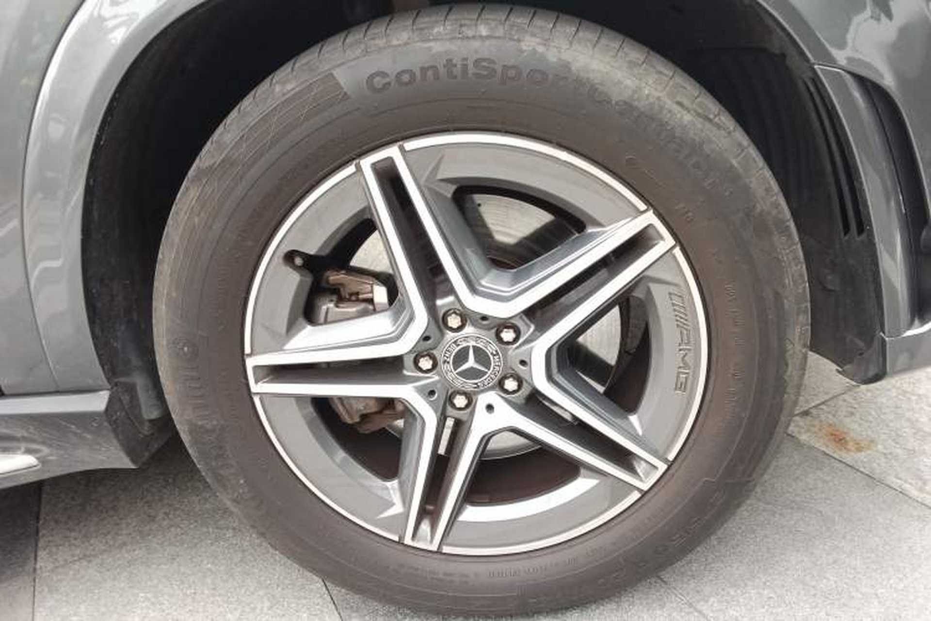 Used Mercedes-Benz GLE 2021 GLE 450 4MATIC Luxury Model Right Front Wheel Hub